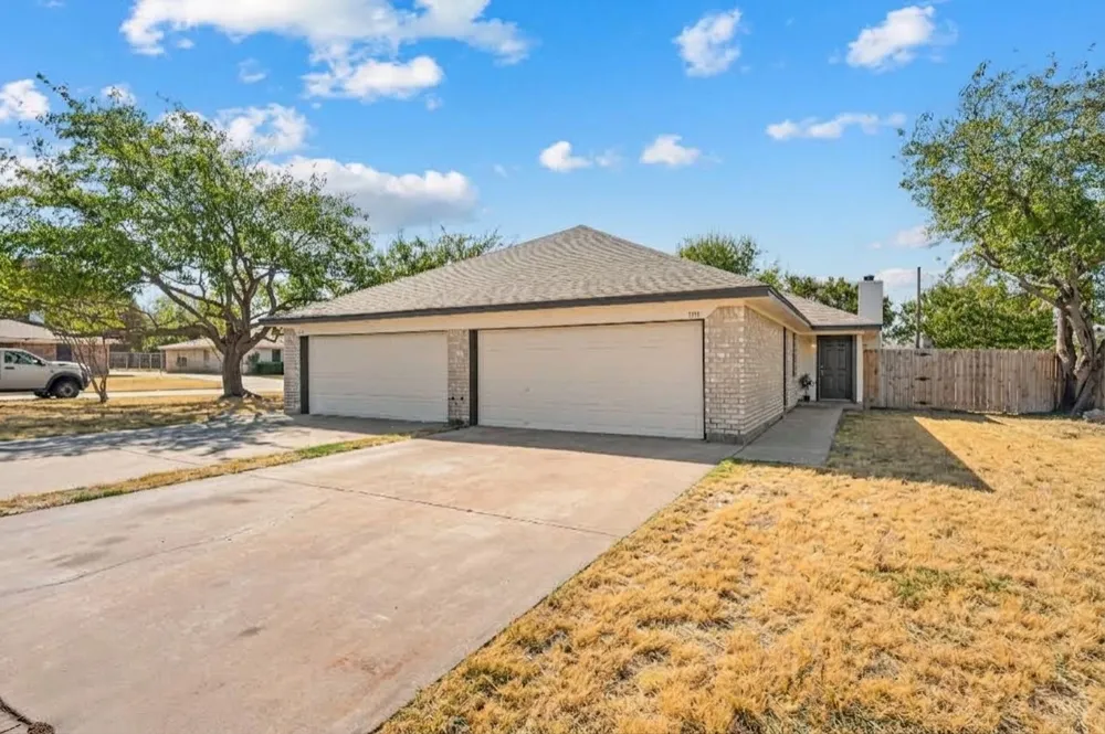7712 Brandi Place #7712 North Richland Hills, TX 76182