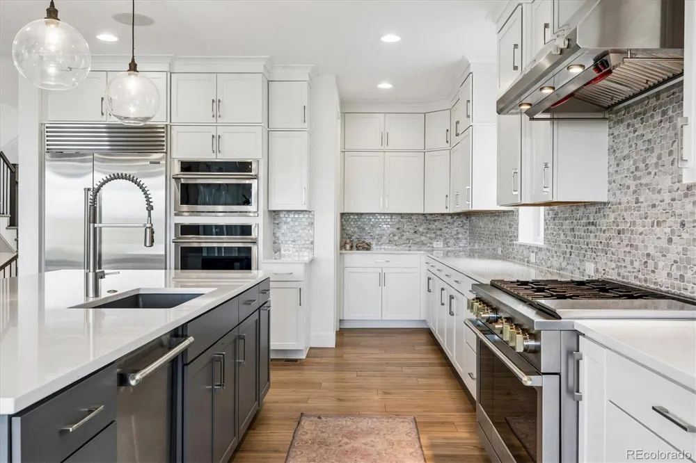 6924 Sunstrand Court Castle Pines, CO 80108