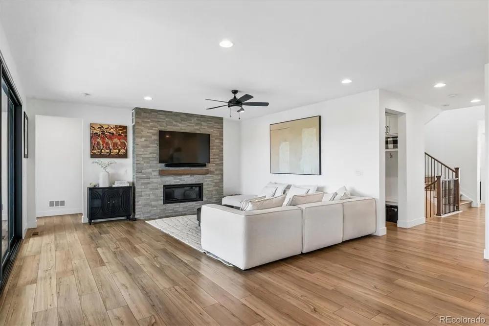 6924 Sunstrand Court Castle Pines, CO 80108