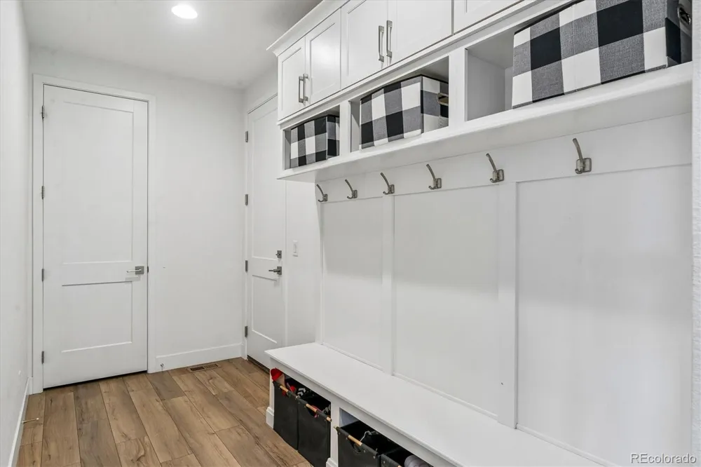 6924 Sunstrand Court Castle Pines, CO 80108
