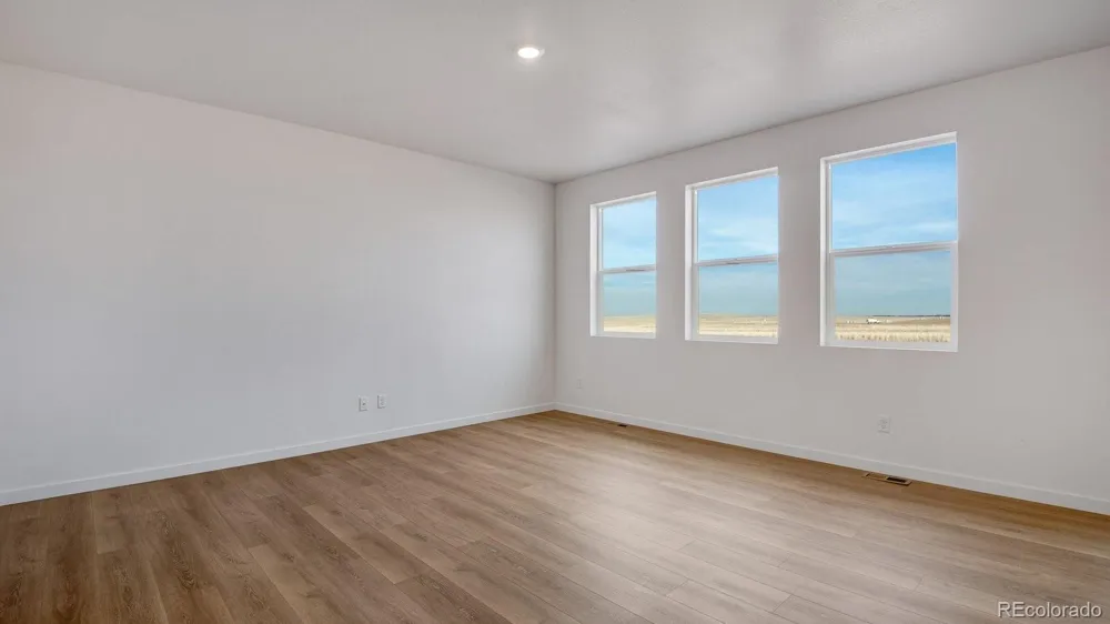 43112 Castle Stuart Street Elizabeth, CO 80107