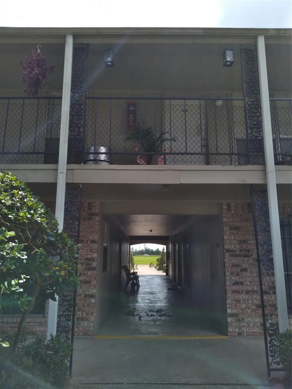 5252 Twin City Highway #387 Groves, TX 77619