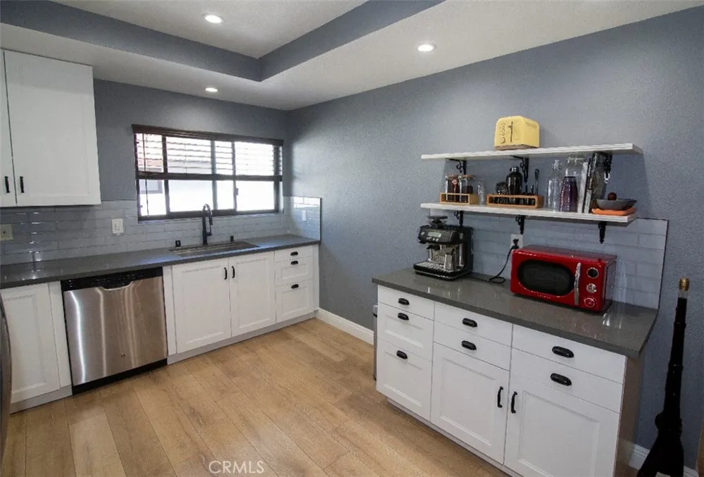 6255 Canoga Avenue #18 Los Angeles, CA 91367