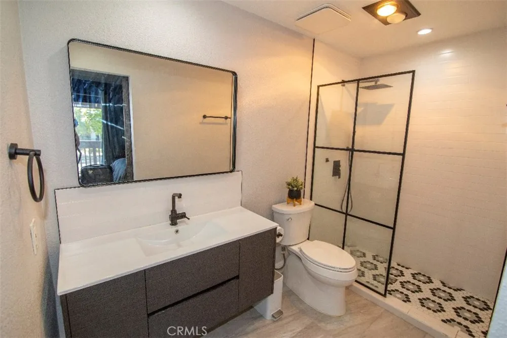 6255 Canoga Avenue #18 Los Angeles, CA 91367