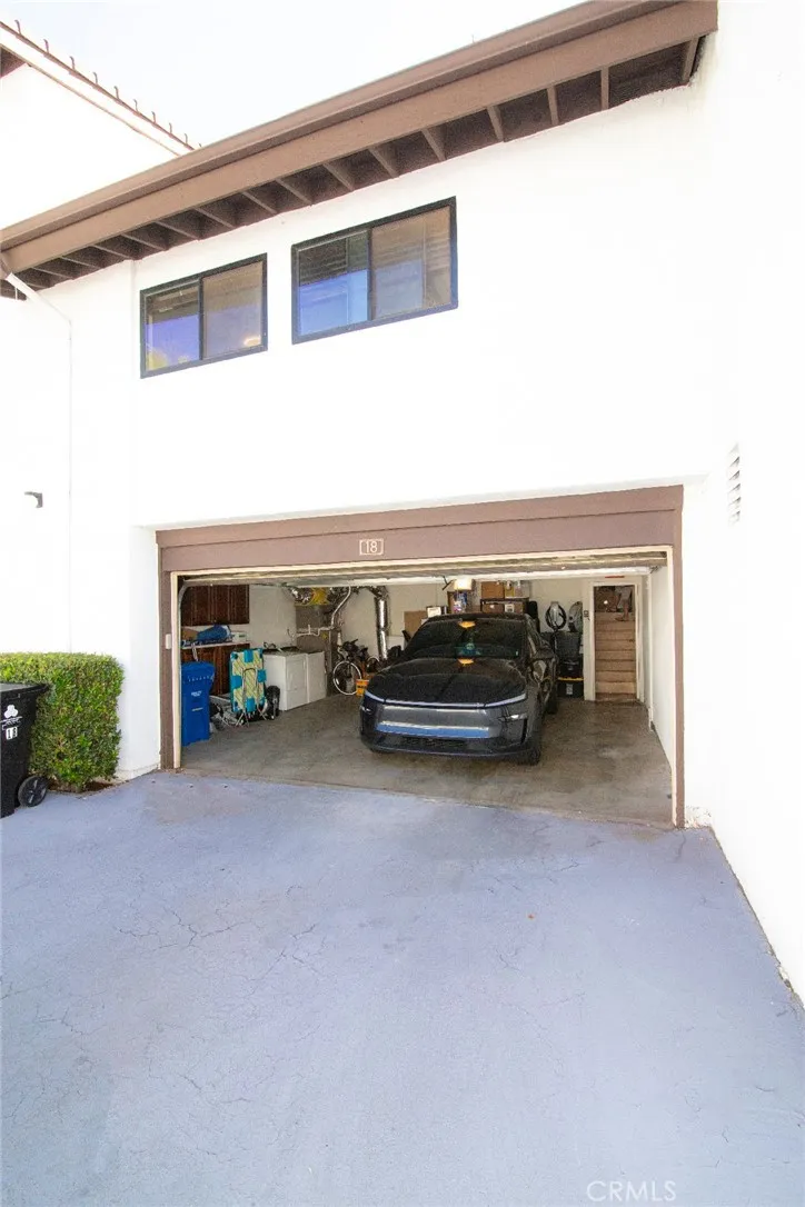 6255 Canoga Avenue #18 Los Angeles, CA 91367
