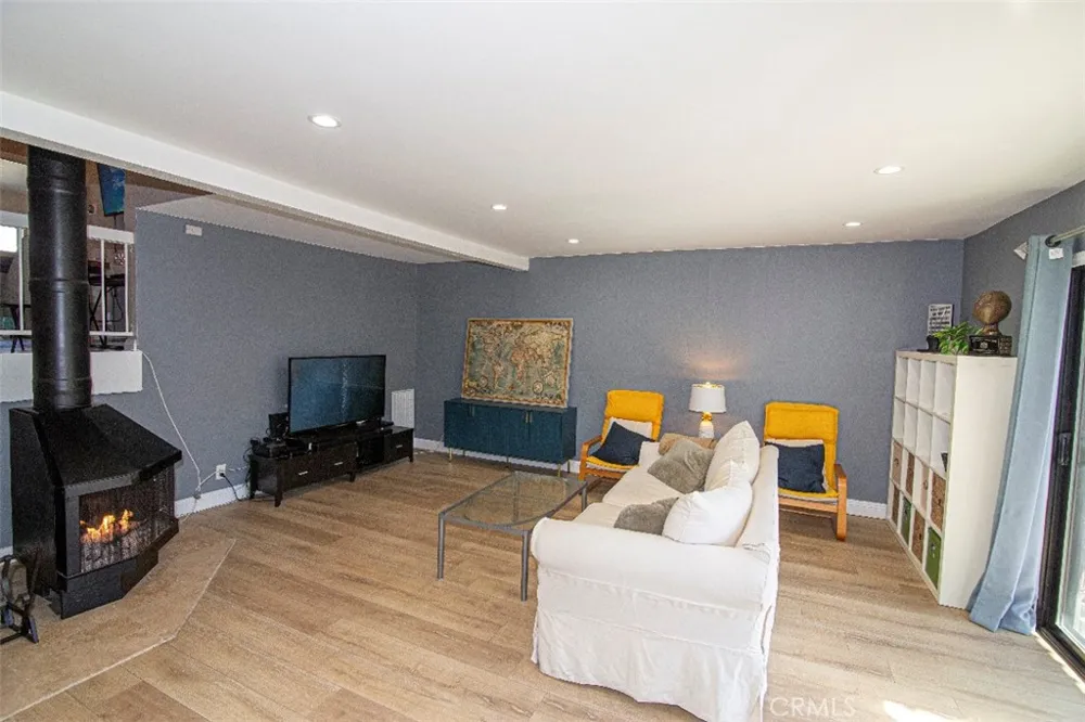 6255 Canoga Avenue #18 Los Angeles, CA 91367