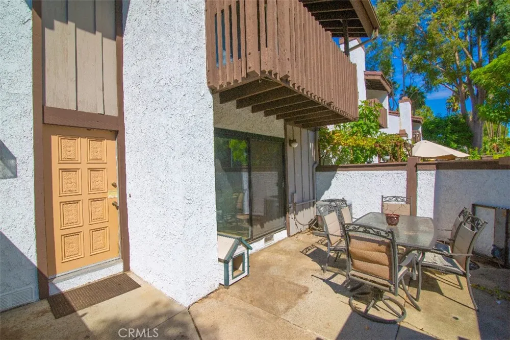 6255 Canoga Avenue #18 Los Angeles, CA 91367
