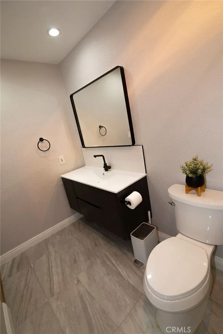 6255 Canoga Avenue #18 Los Angeles, CA 91367