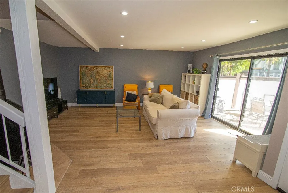 6255 Canoga Avenue #18 Los Angeles, CA 91367