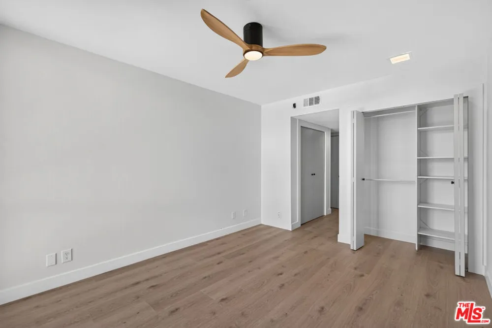 11706 Montana Avenue #204 Los Angeles, CA 90049