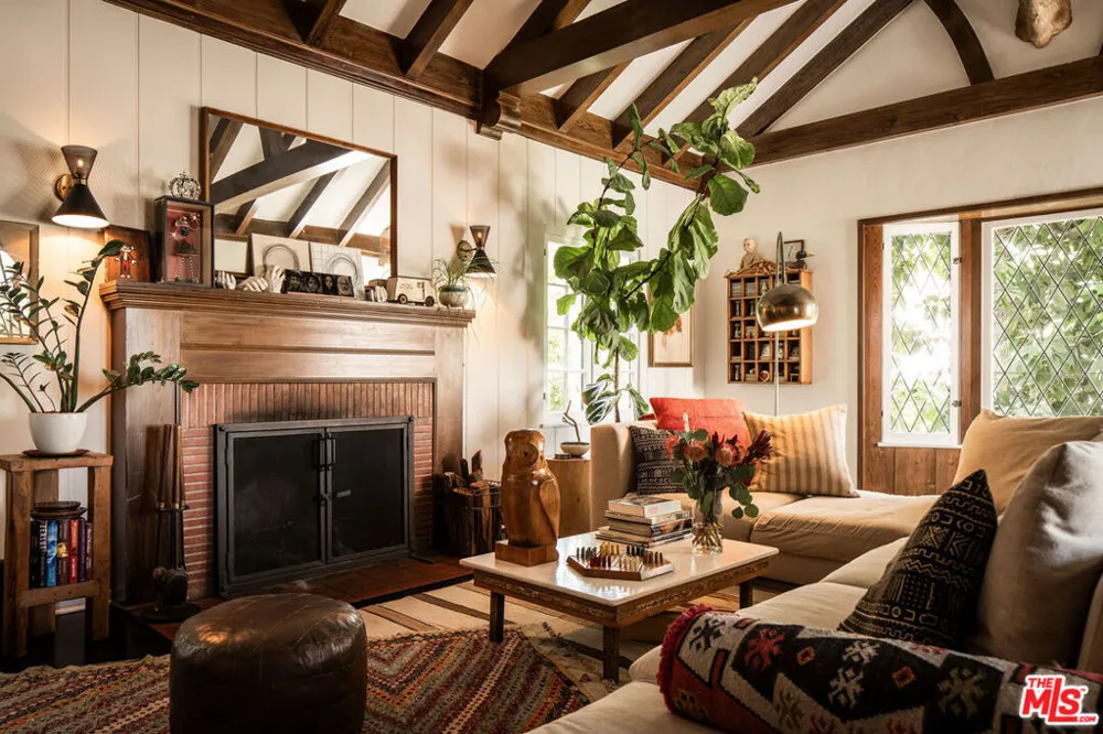 8920 Wonderland Avenue Los Angeles, CA 90046
