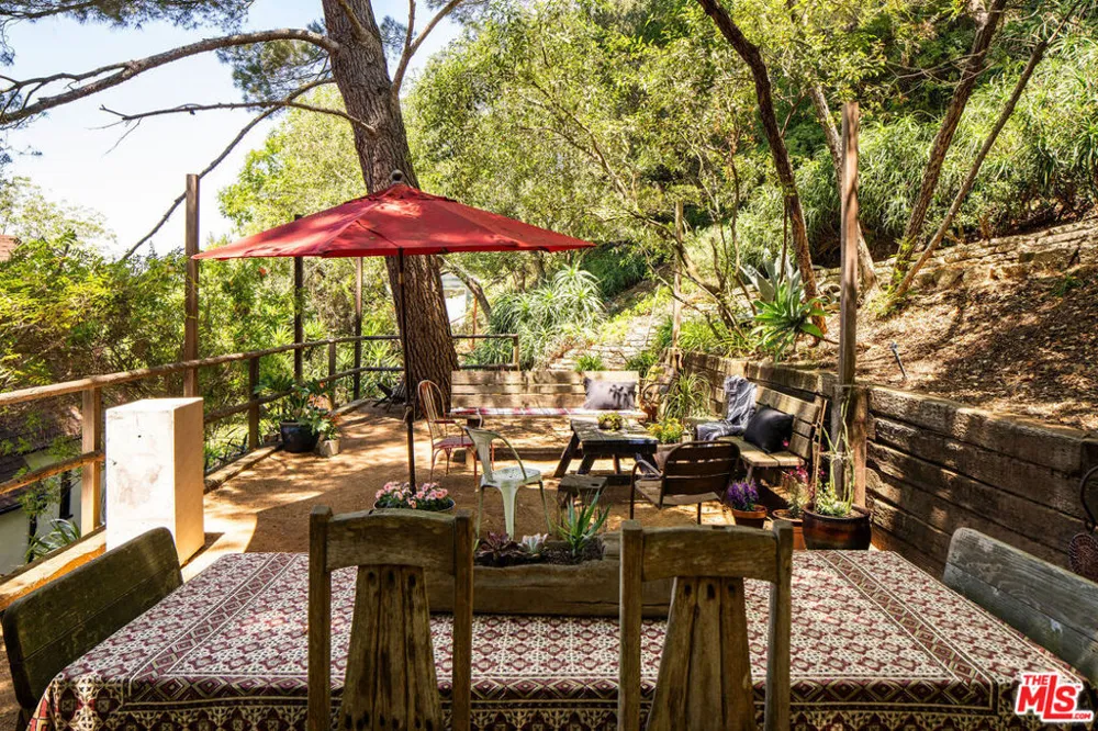8920 Wonderland Avenue Los Angeles, CA 90046