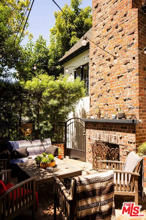 8920 Wonderland Avenue Los Angeles, CA 90046