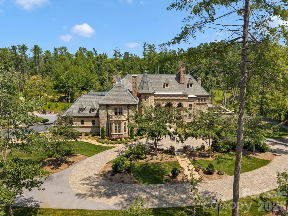 9 Brooklawn Chase Asheville, NC 28803