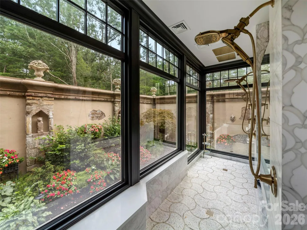 9 Brooklawn Chase Asheville, NC 28803