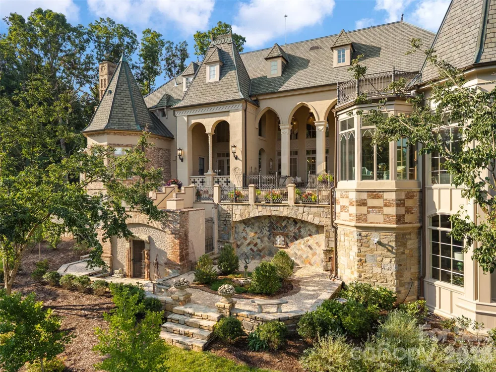 9 Brooklawn Chase Asheville, NC 28803