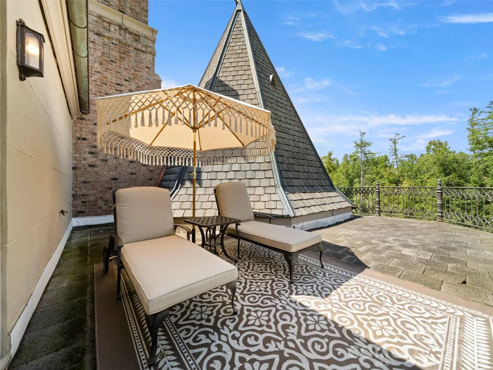 9 Brooklawn Chase Asheville, NC 28803