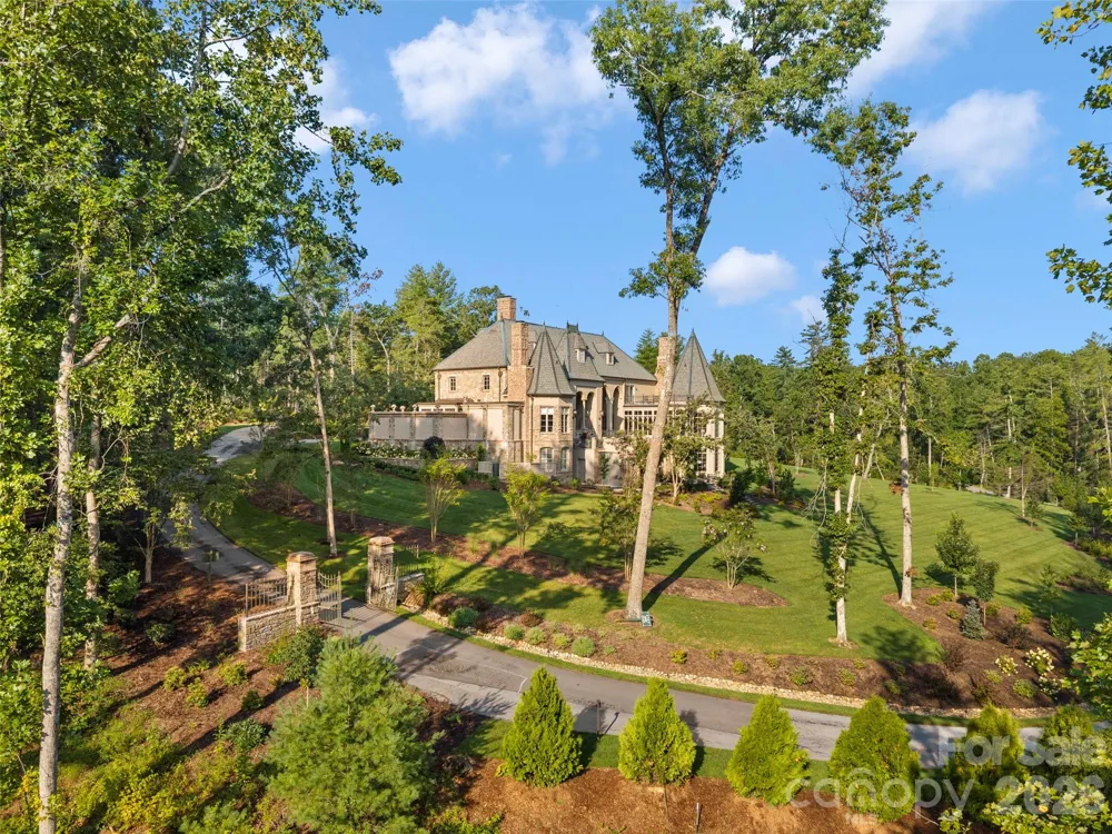 9 Brooklawn Chase Asheville, NC 28803