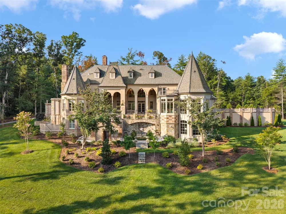 9 Brooklawn Chase Asheville, NC 28803