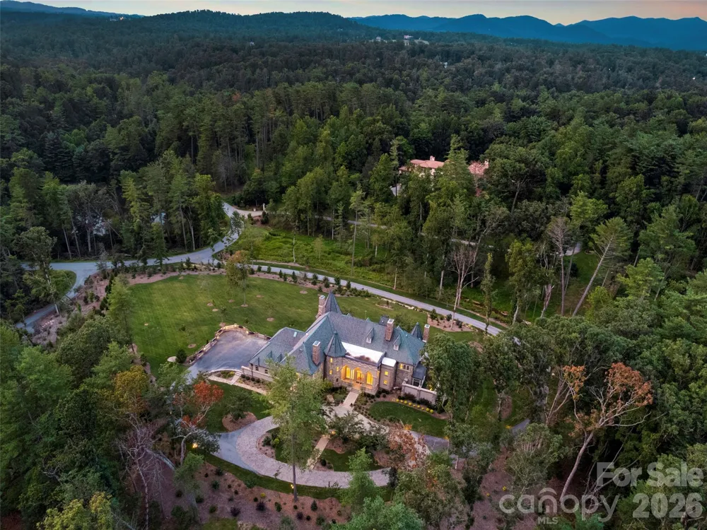 9 Brooklawn Chase Asheville, NC 28803