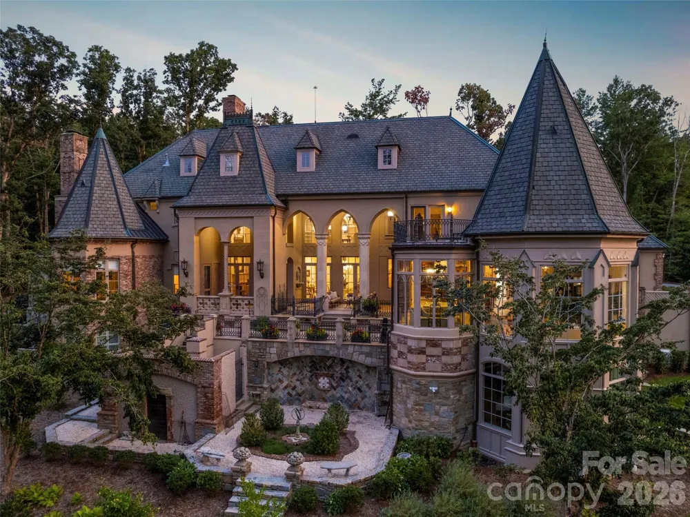 9 Brooklawn Chase Asheville, NC 28803