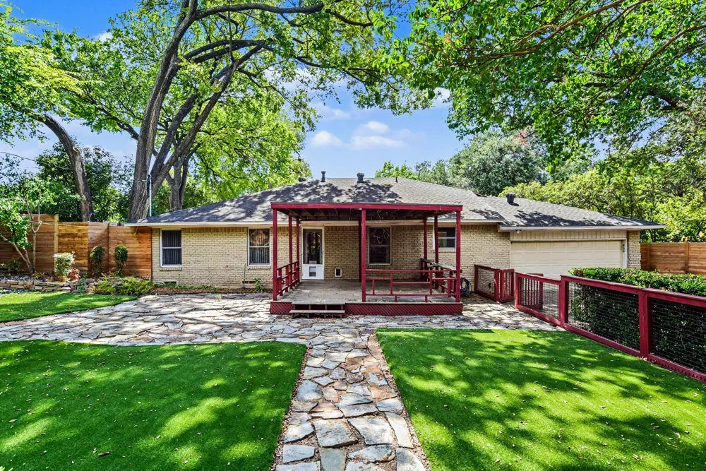 10035 Woodgrove Drive Dallas, TX 75218