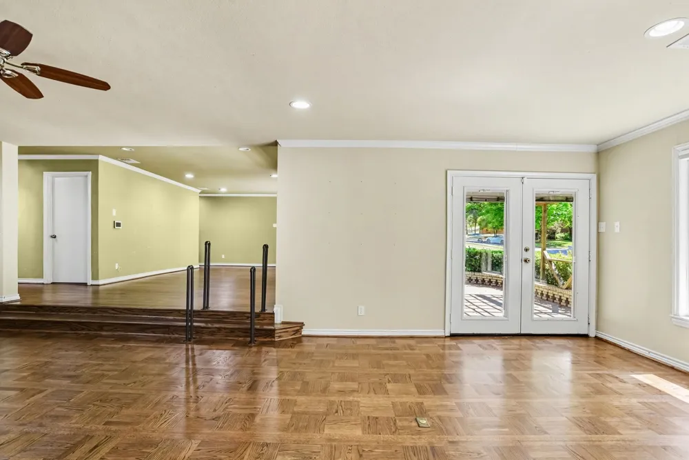 10035 Woodgrove Drive Dallas, TX 75218