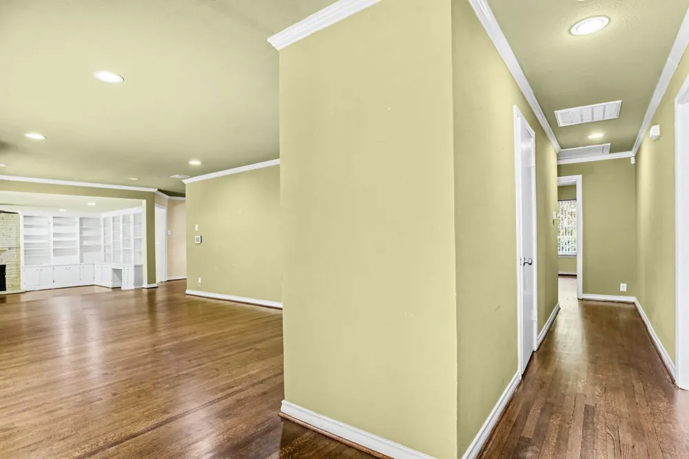 10035 Woodgrove Drive Dallas, TX 75218