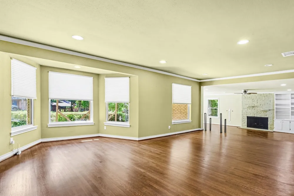 10035 Woodgrove Drive Dallas, TX 75218