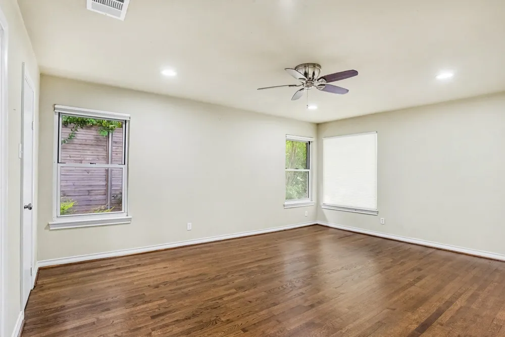10035 Woodgrove Drive Dallas, TX 75218