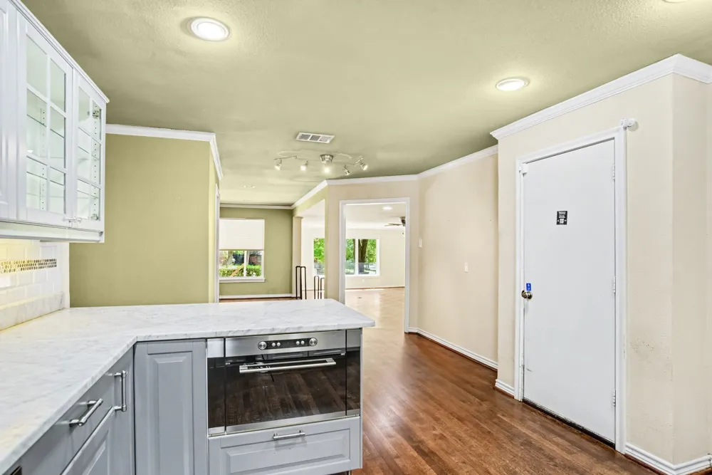 10035 Woodgrove Drive Dallas, TX 75218