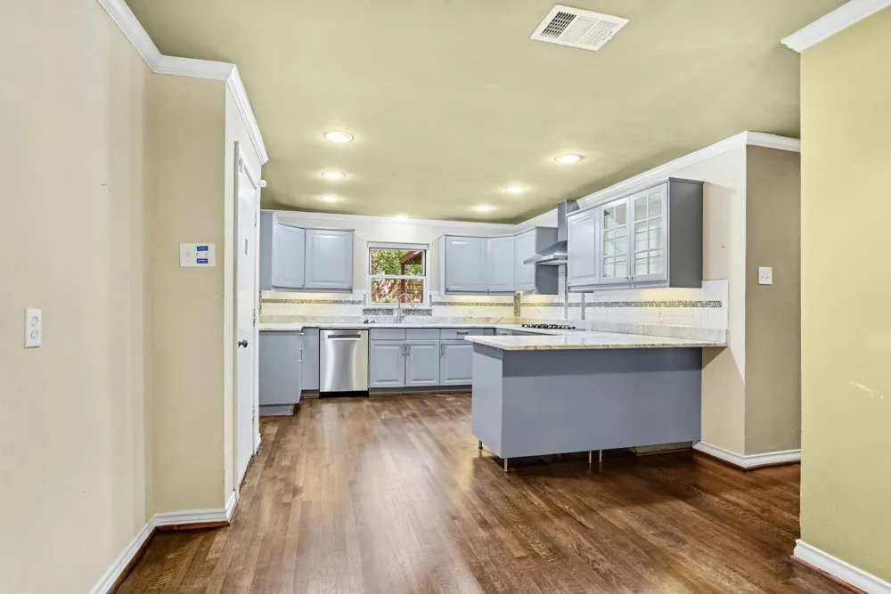 10035 Woodgrove Drive Dallas, TX 75218