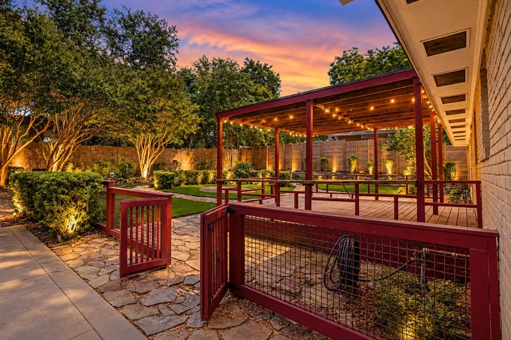 10035 Woodgrove Drive Dallas, TX 75218