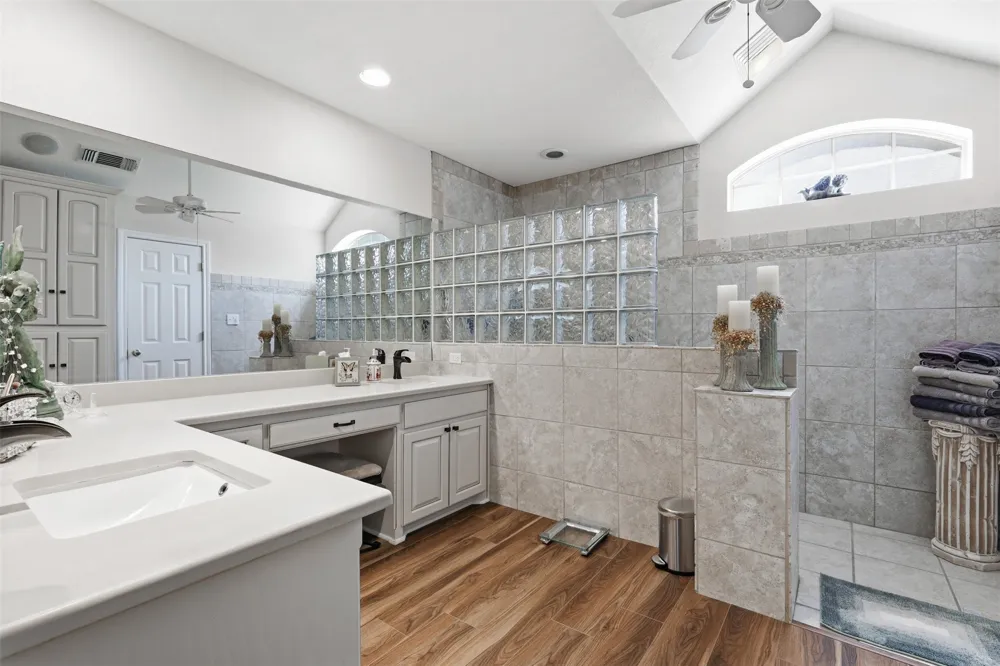 5004 Mohawk Court De Cordova, TX 76049