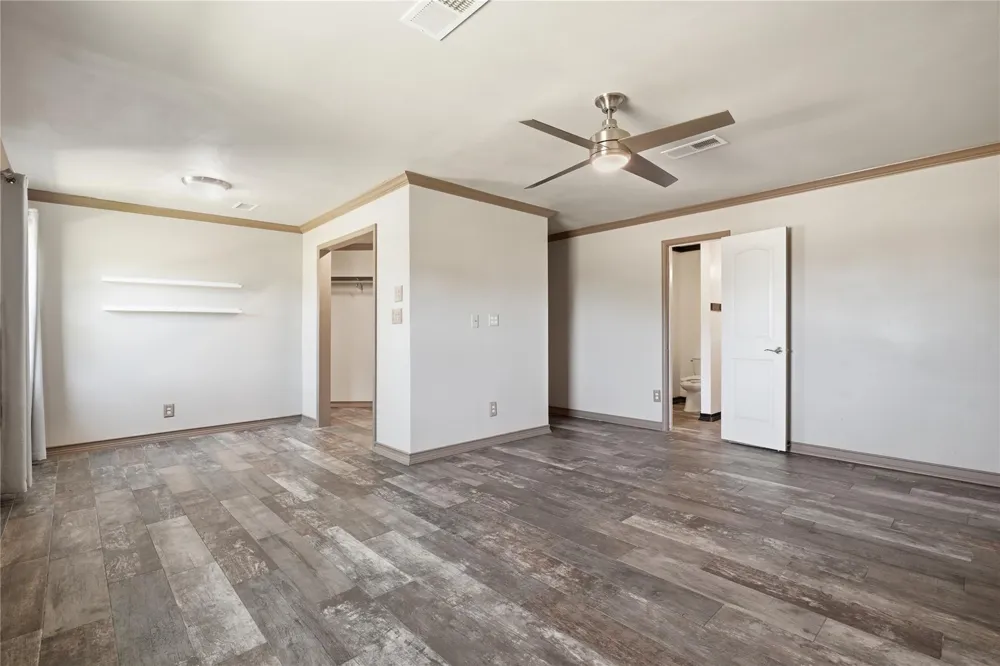 4215 County Road 182 Alvin, TX 77511