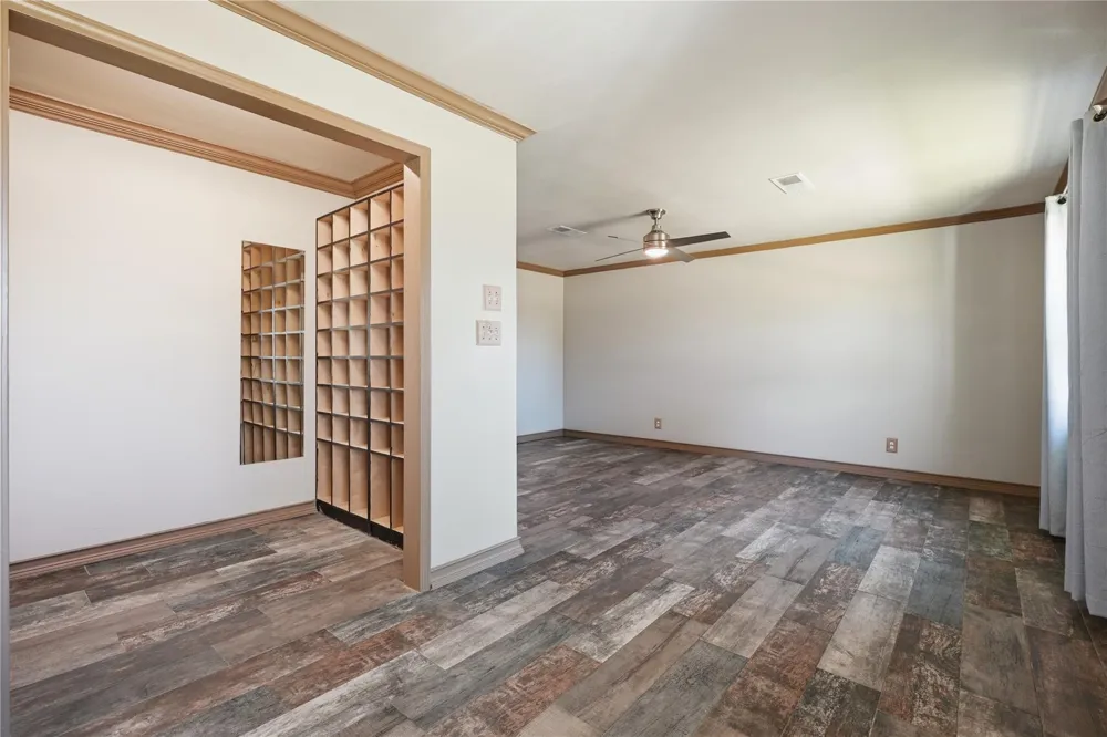 4215 County Road 182 Alvin, TX 77511