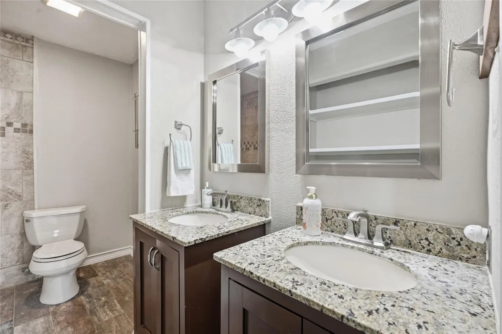 4215 County Road 182 Alvin, TX 77511