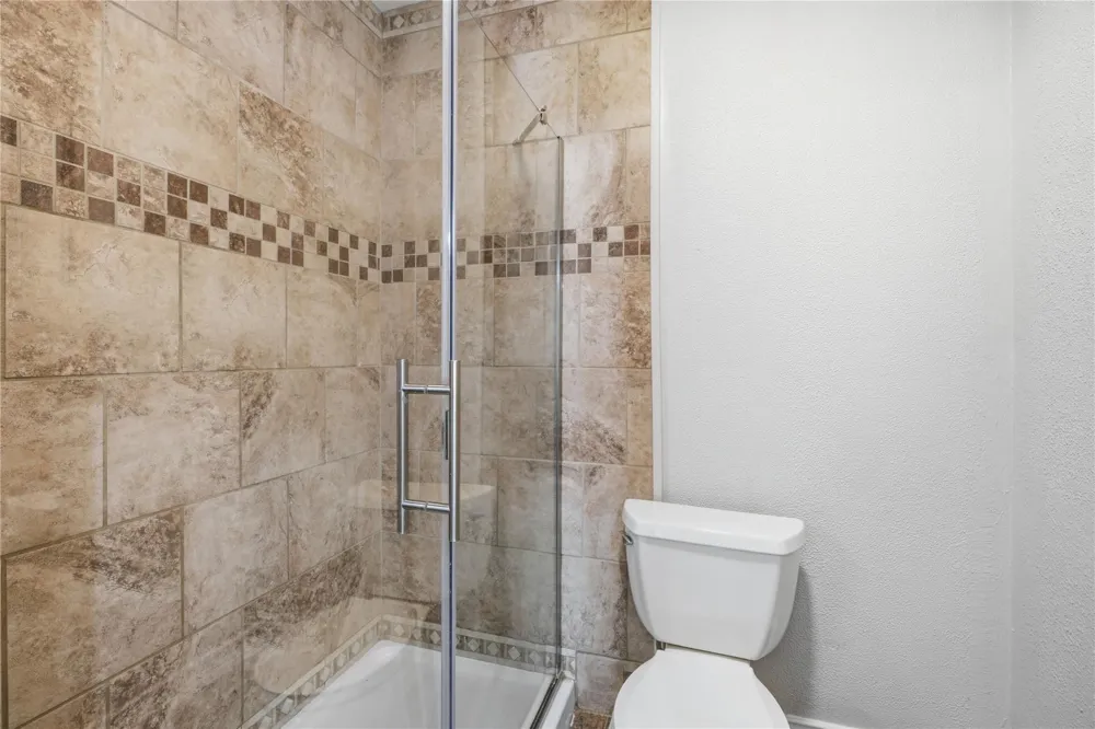4215 County Road 182 Alvin, TX 77511