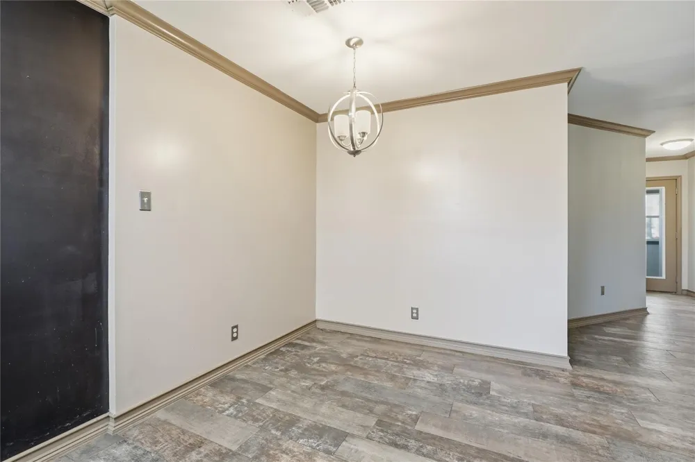 4215 County Road 182 Alvin, TX 77511