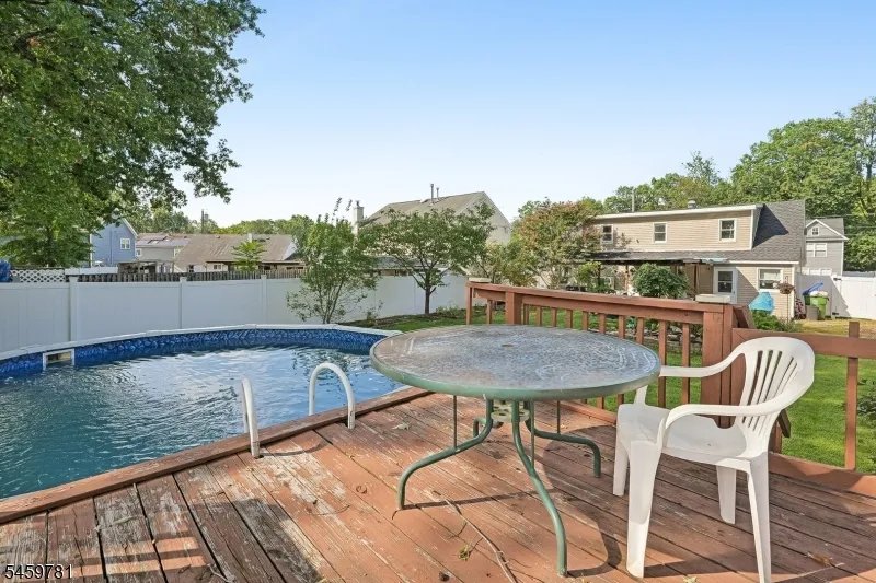 22 Sturgis Rd Edison, NJ 08817