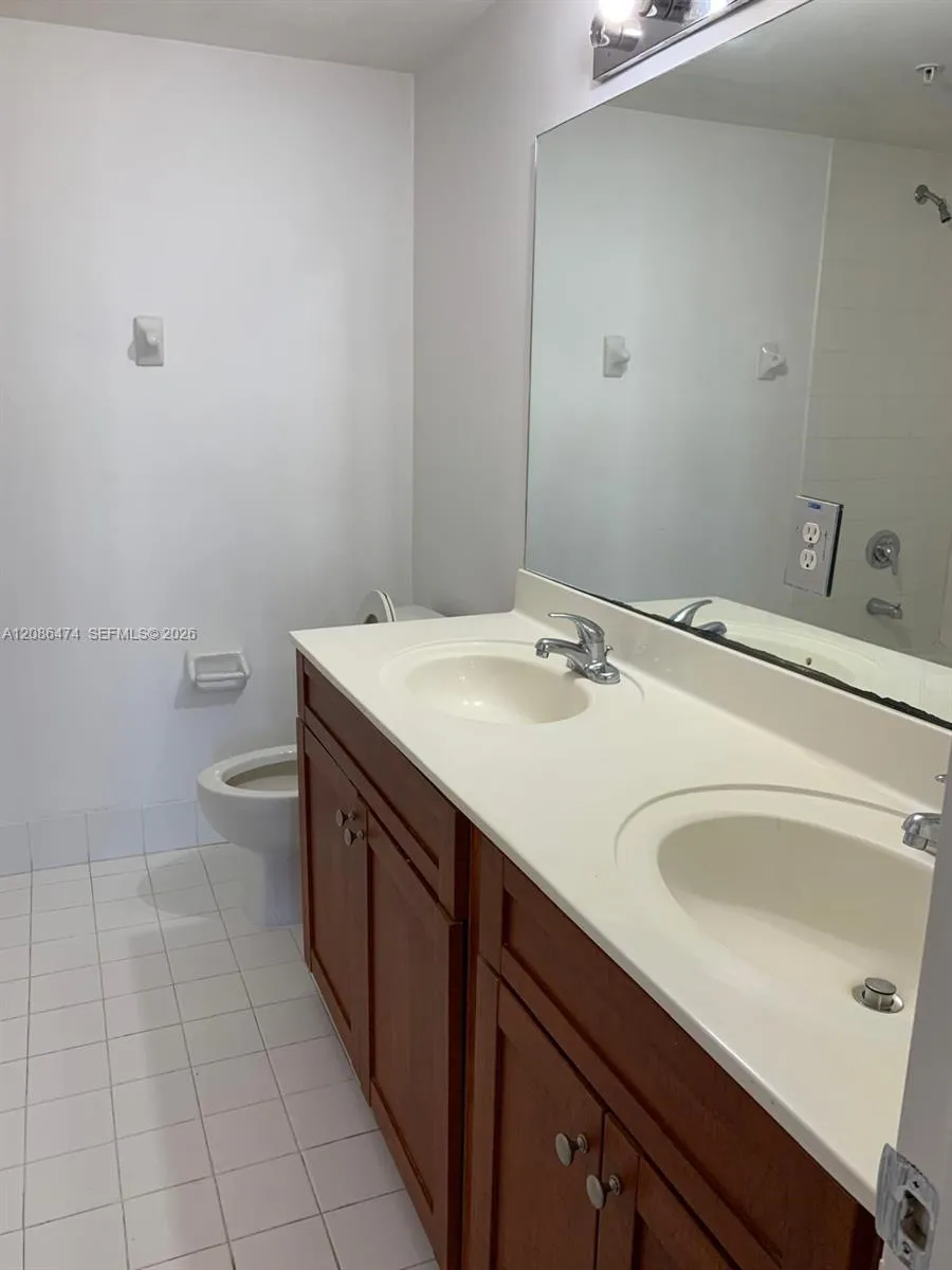36 NW 6th Ave #908 Miami, FL 33128