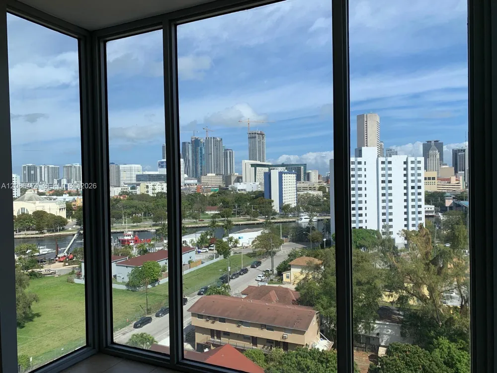 36 NW 6th Ave #908 Miami, FL 33128
