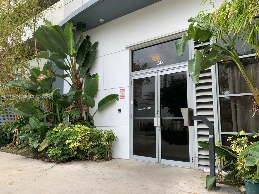 36 NW 6th Ave #908 Miami, FL 33128