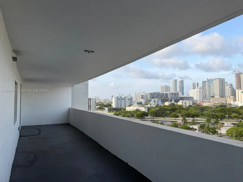 36 NW 6th Ave #908 Miami, FL 33128