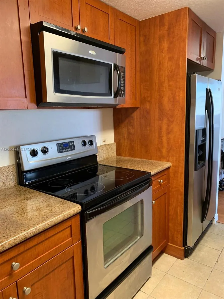 36 NW 6th Ave #908 Miami, FL 33128