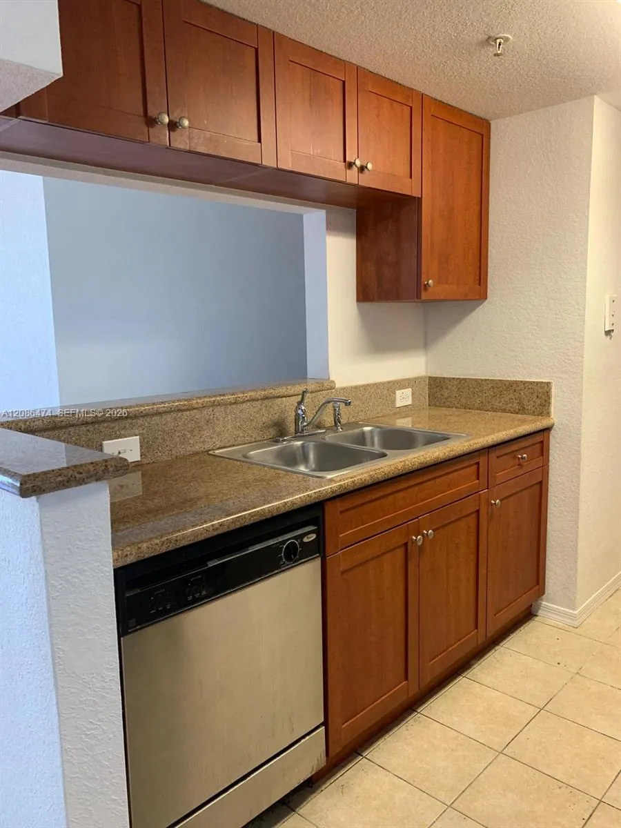 36 NW 6th Ave #908 Miami, FL 33128