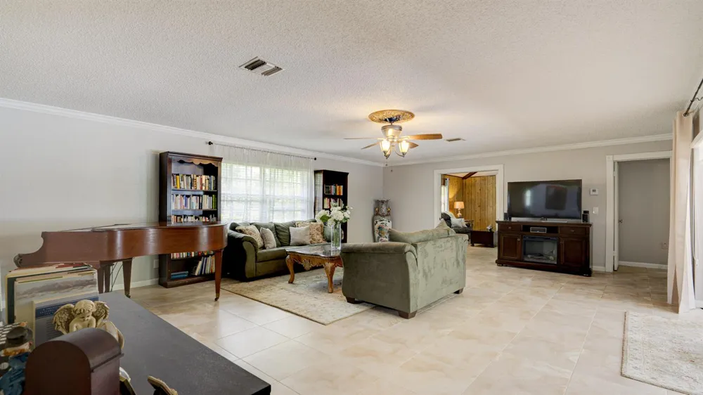 1616 E ROAD Loxahatchee, FL 33470