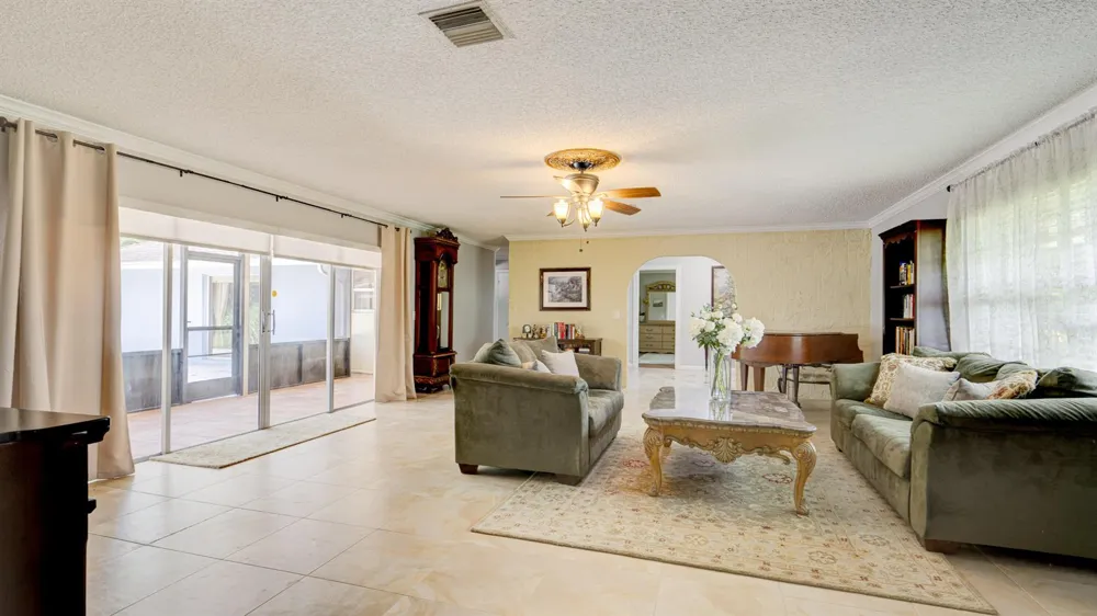 1616 E ROAD Loxahatchee, FL 33470