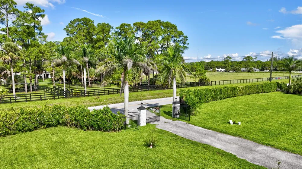 1616 E ROAD Loxahatchee, FL 33470