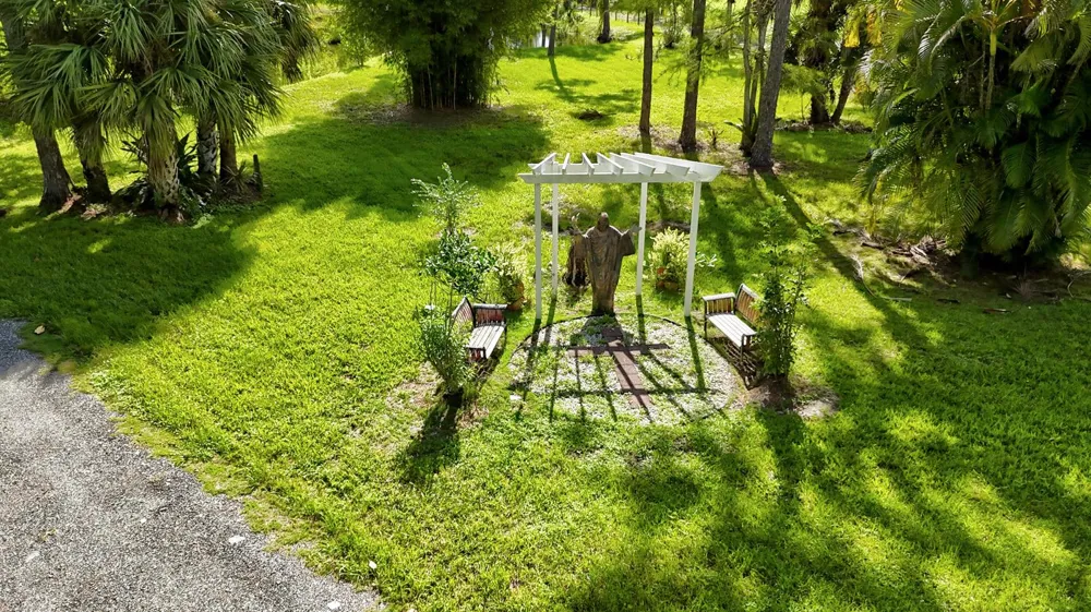 1616 E ROAD Loxahatchee, FL 33470